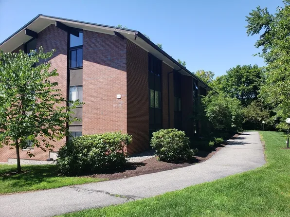 5 Longwood Dr #205, Andover, MA 01810