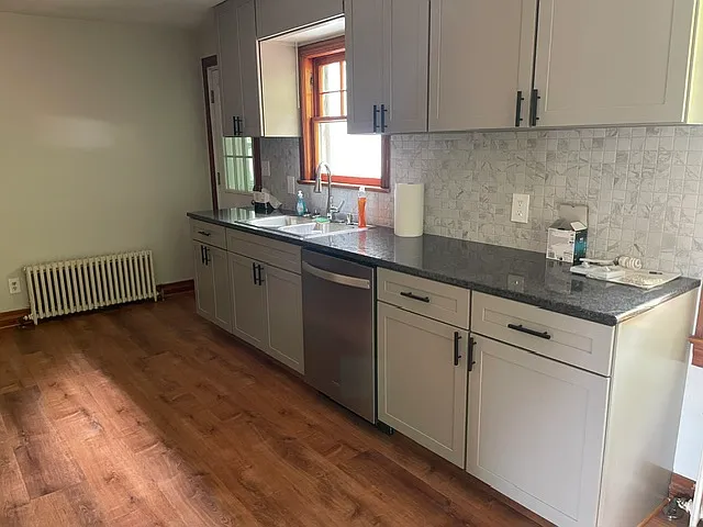4 bed, 1.5 bath, 1430 sqft, $2,250 — Photo 4