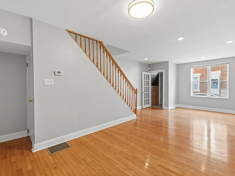 2340 S Hutchinson St — Photo 11