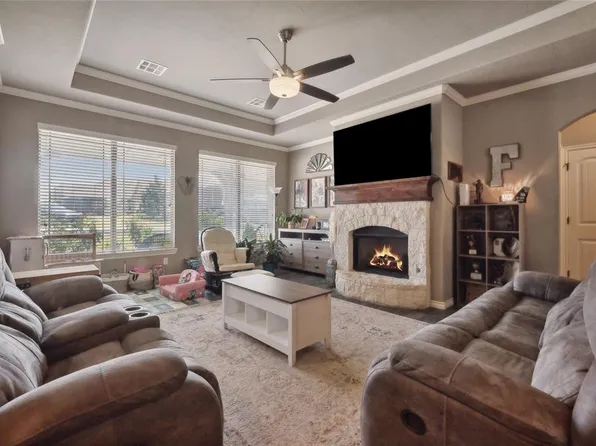 279 Timber Ln, Harrah, OK 73045