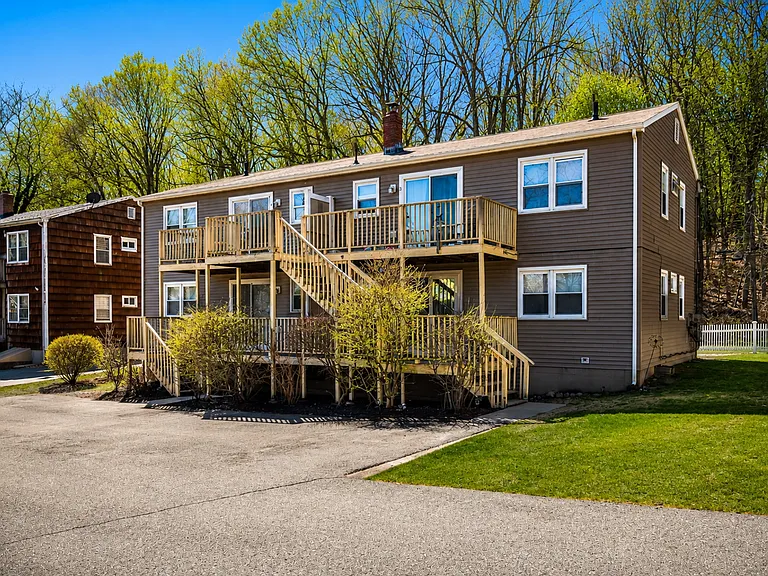 Harbortree Apartments — Photo 9