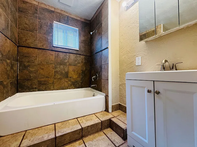 10630 Kimberley Ave — Photo 27