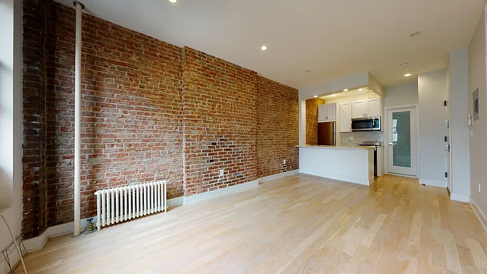 Rented by Bond New York | media 22