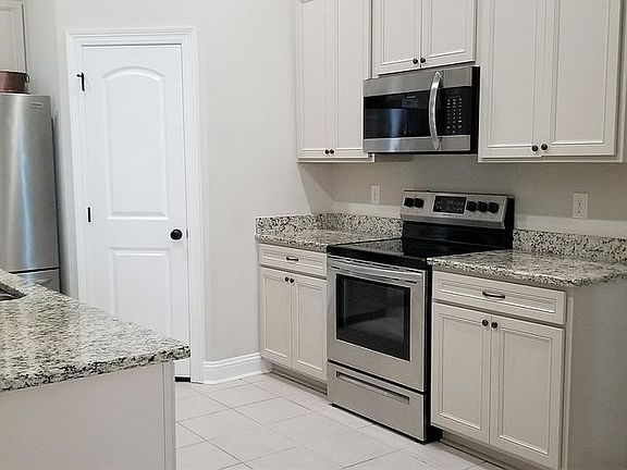 3rd image of 203 Piper Dr