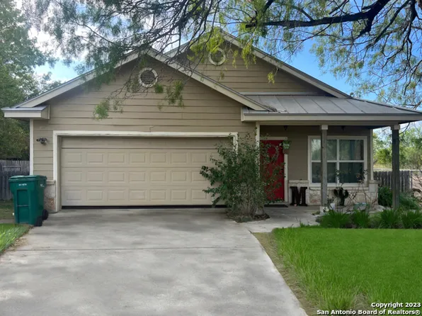 905 Cedar, Jourdanton, TX 78026