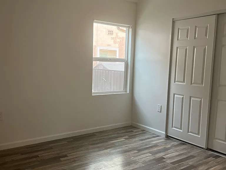 bedroom,closets