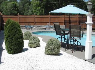 3 Barkwood Ln, Clifton Park, NY 12065