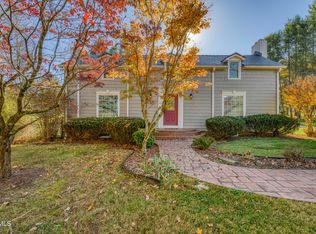 348 S Austin Springs Rd, Johnson City, TN 37601