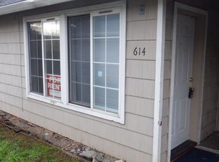 614 E 9th St, Medford, OR