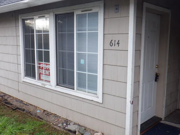 614 E 9th St, Medford, OR 97504