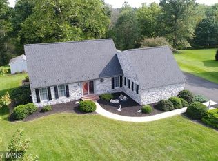 52 Monroe Dr, Chambersburg, PA 17201