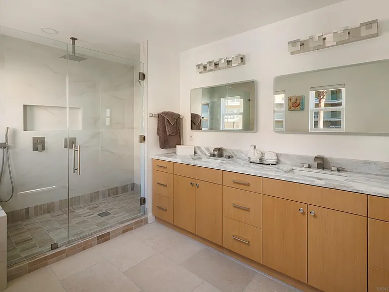 806 Ocean Ln — Photo 20