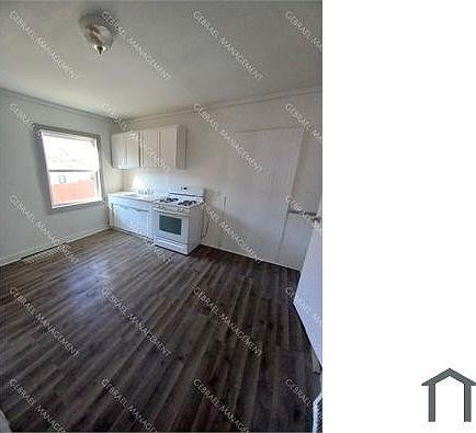 3rd image of 2249 S Hamilton St #1