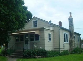 815 W 7th Ave, Garnett, KS 66032
