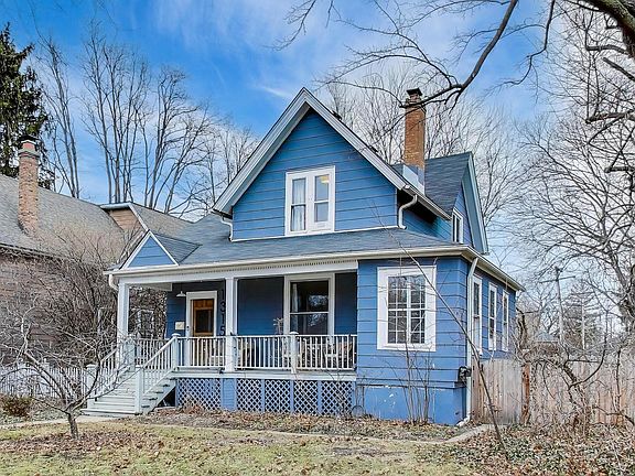 2nd image of 1315 Main St