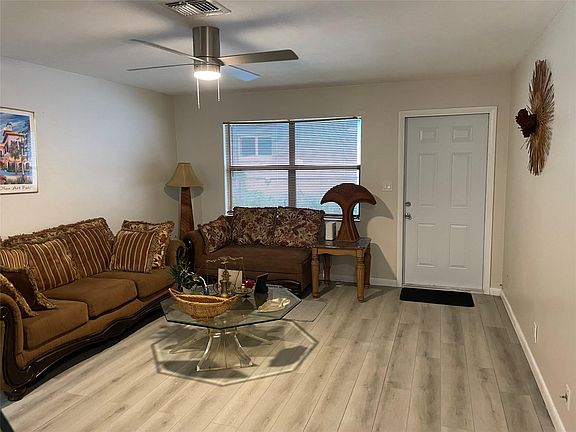 5th image of 2821 NW 15th Court