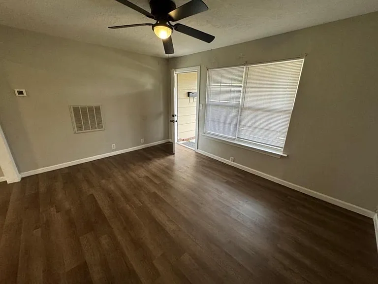 410 Pine St — Photo 3