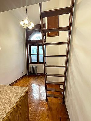 4th image of 104 W 71st St APT 2A