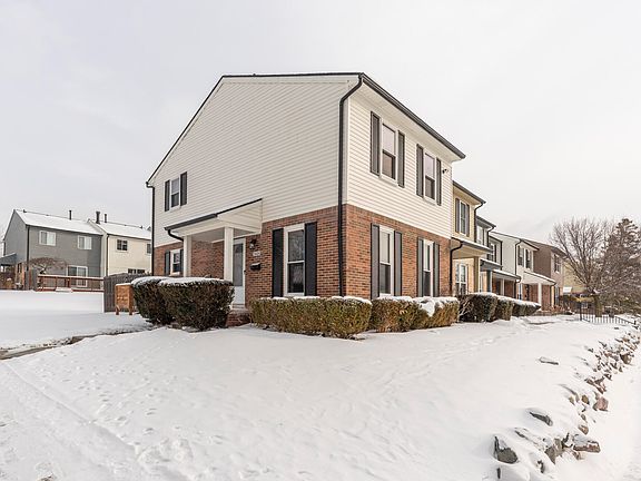 2nd image of 3426 Burbank Dr