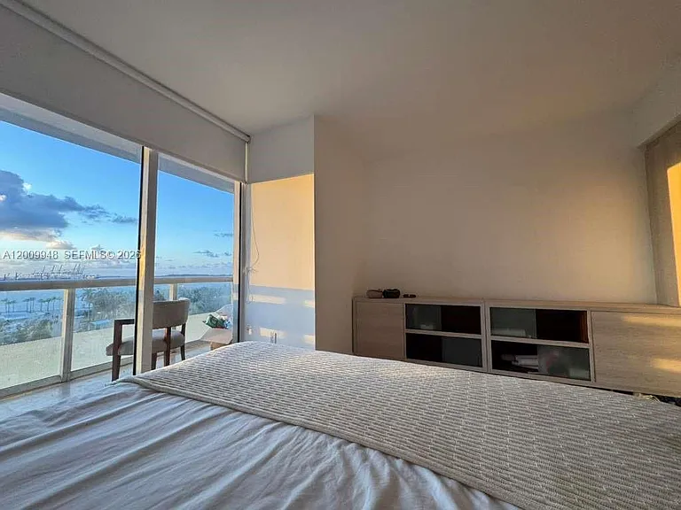 50 Biscayne Blvd #809 — Photo 4