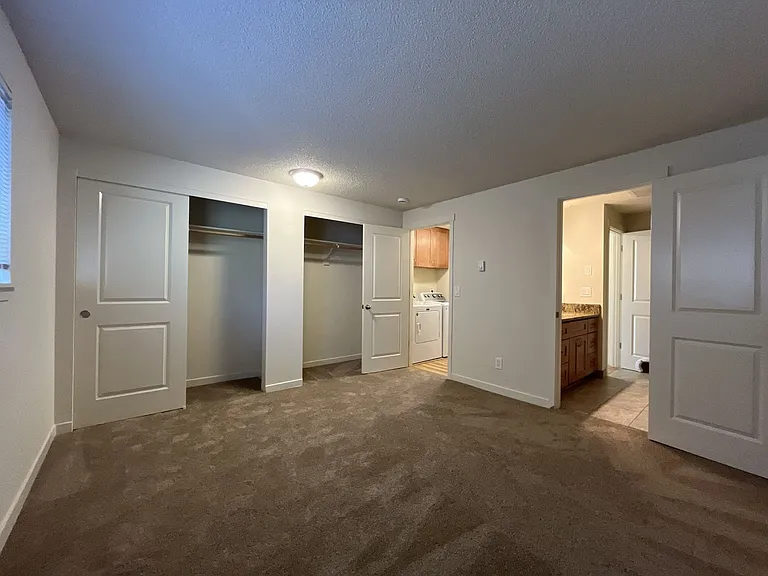 Bright and Airy Home with Stainless Steel Kitchen, Vaulted Ceilings & Washer + Dryer — Photo 32