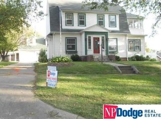 122 E 4th St, Papillion, NE 68046