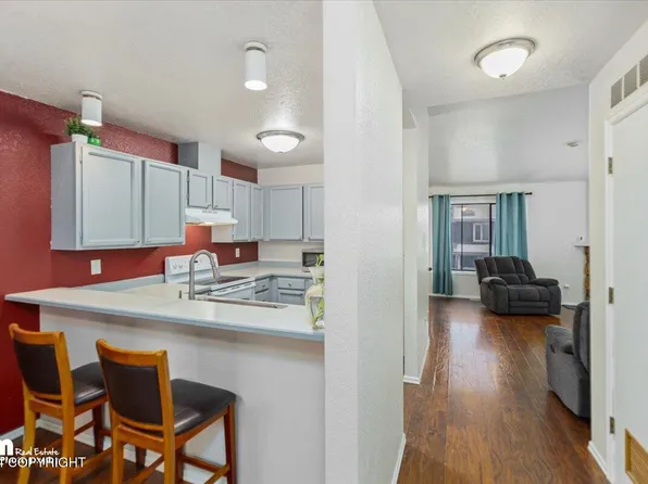 8050 Pioneer Dr APT 1504, Anchorage, AK 99504
