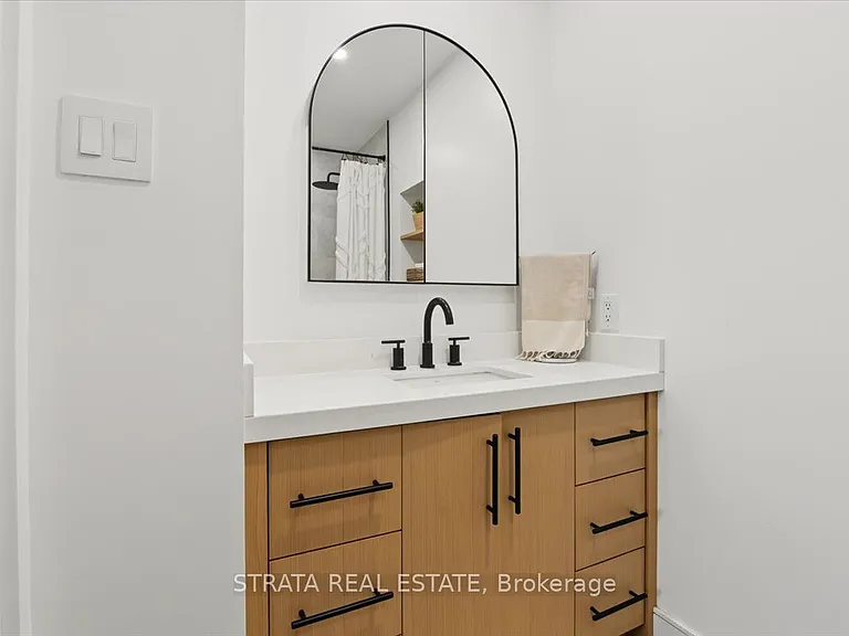 20 Dean Park Rd #Penthouse 8 — Photo 9