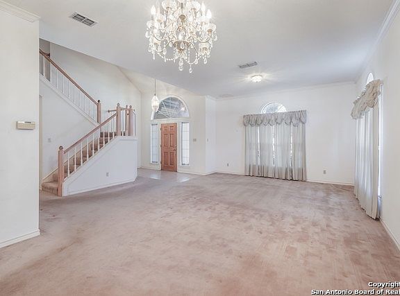 4th image of 32 Granburg Cir
