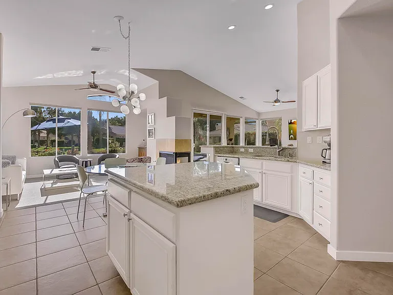 67361 N Laguna Dr — Photo 13