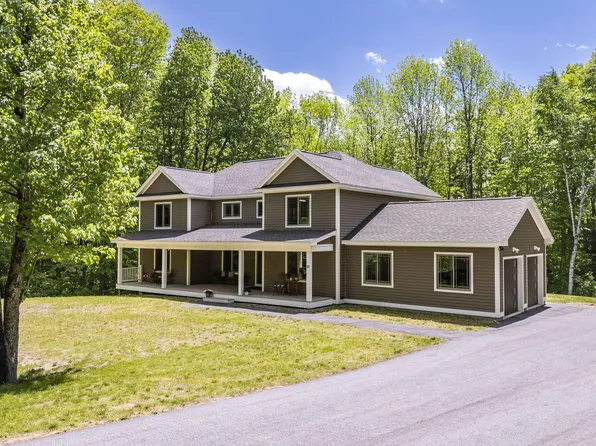 37 Stone Ridge Road, Falmouth, ME 04105