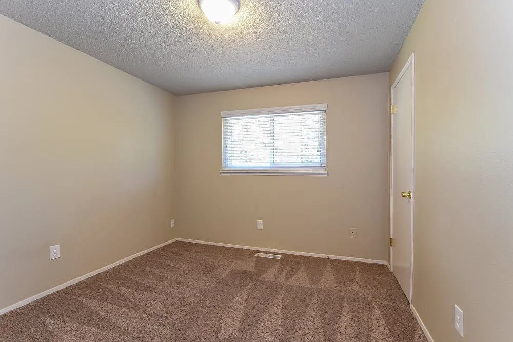 4 bed, 2.5 bath, 2290 sqft, $3,270 — Photo 3