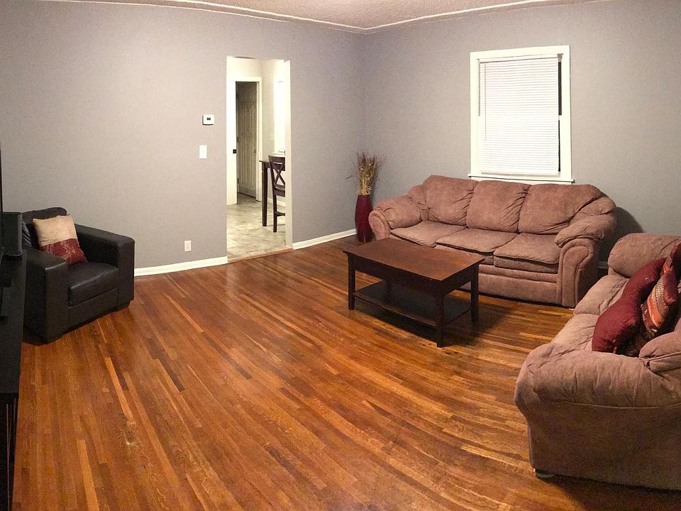 Pano view of living room from entrance.