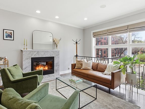 3rd image of 1101 N Wood St #1S