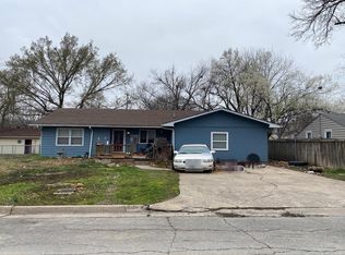 1217 N 6th St, Neodesha, KS 66757