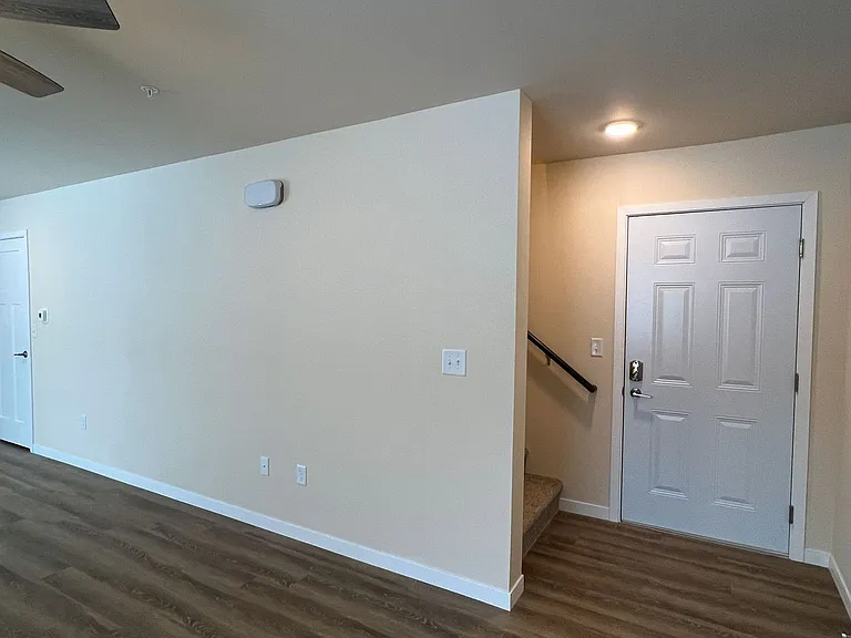 713 Caroline St — Photo 201
