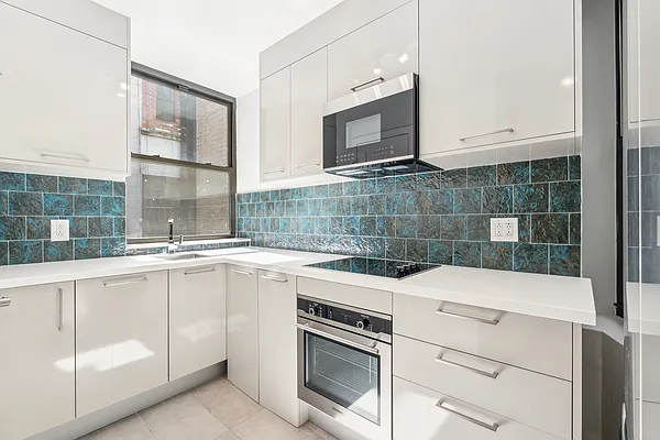 Rented by The Agency | media 11