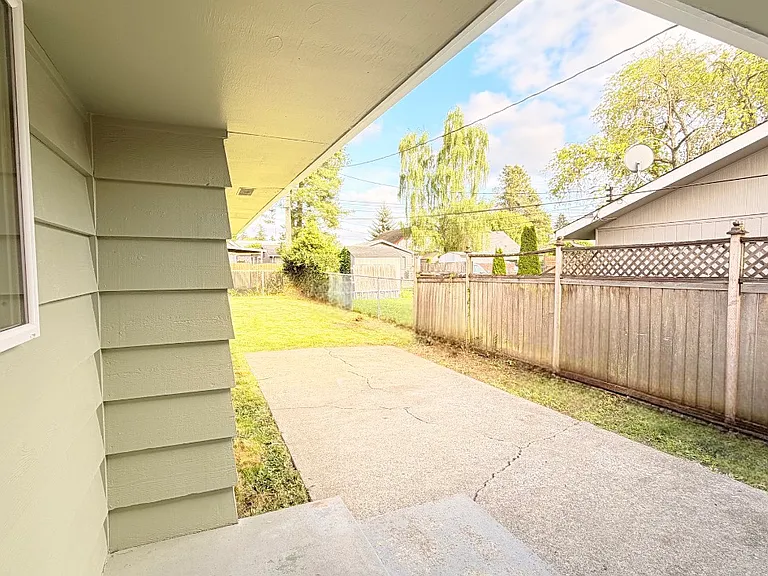 7233 Tacoma Ave S — Photo 21