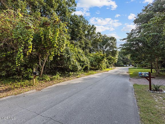 5th image of 7403 Coral Court