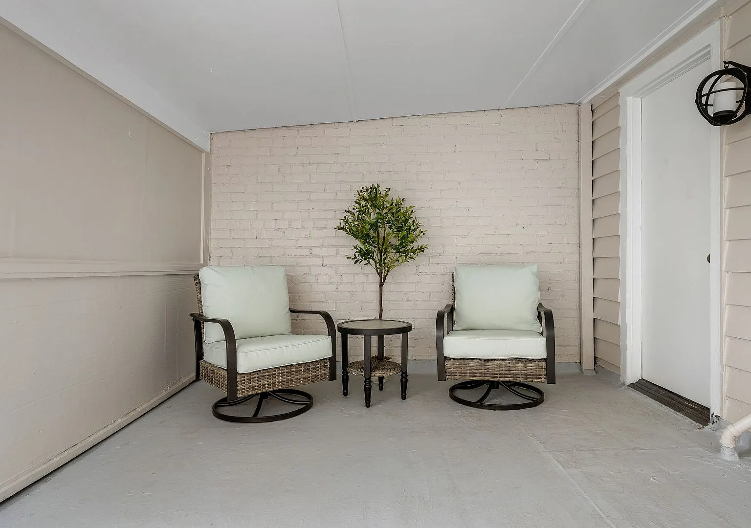 Meeting Street Place- 460 Meeting Street, Unit B — Photo 4