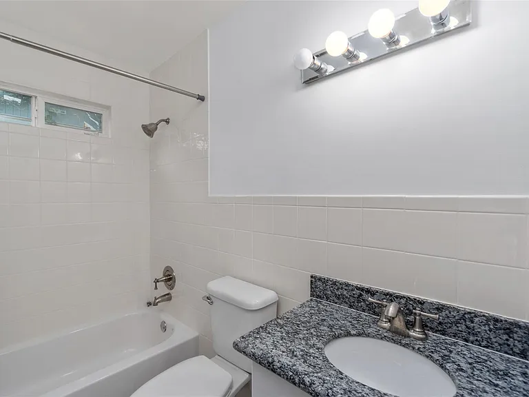 1110 Woods Dr — Photo 22