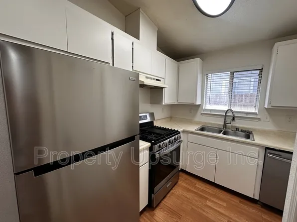 2810 East St APT A, Anderson, CA 96007