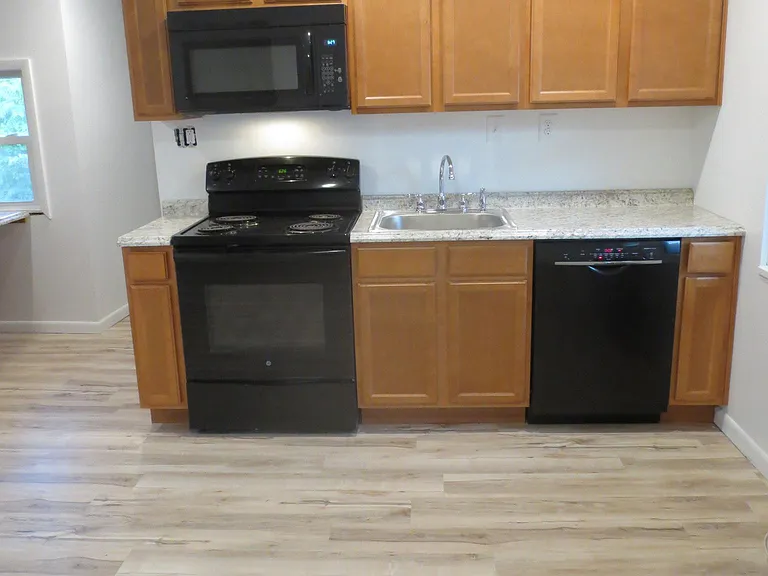 2421 Beechwood Blvd #C — Photo 18