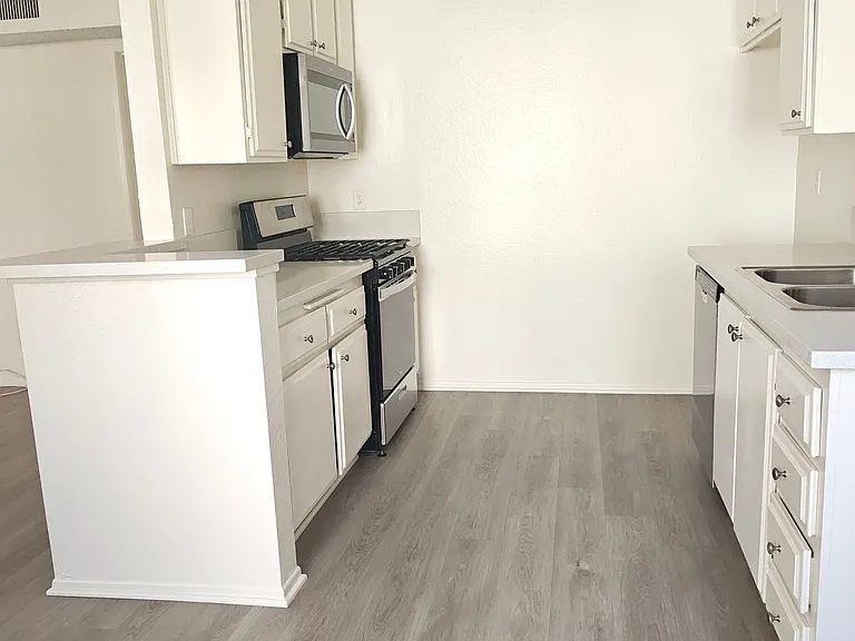 Villa Monaco Apartments — Photo 4