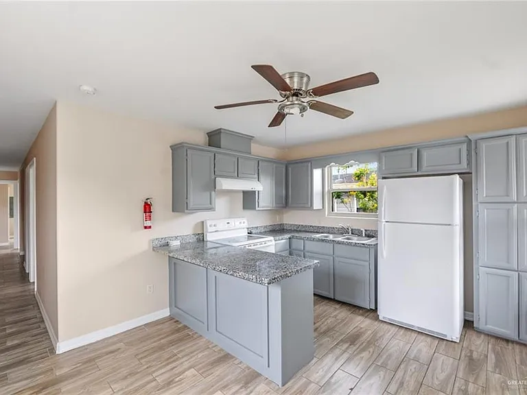 811 N Carlson St — Photo 2