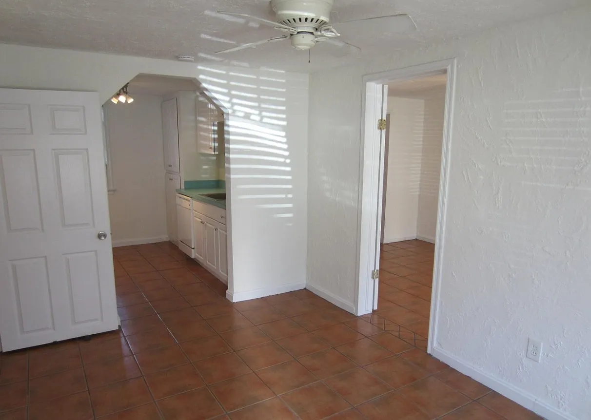 1 bed, $1,100 — Photo 2