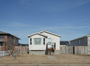 1620 S 2nd Ave E, Brooks, AB T1R 1K3