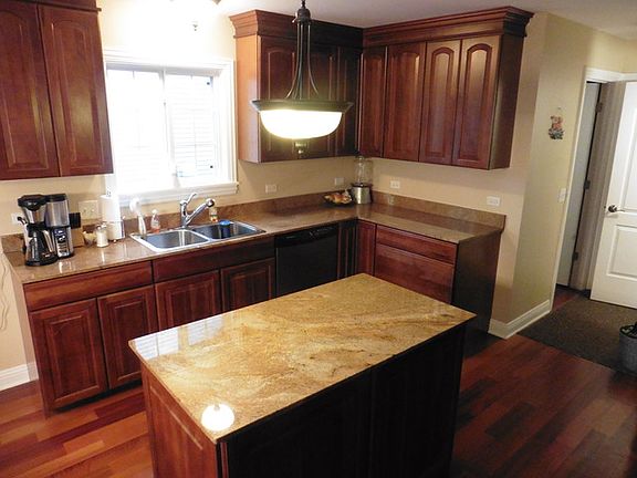 2nd image of 125 Wellington Ave