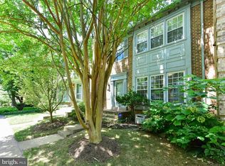 9608 Scotch Haven Dr, Vienna, VA 22181