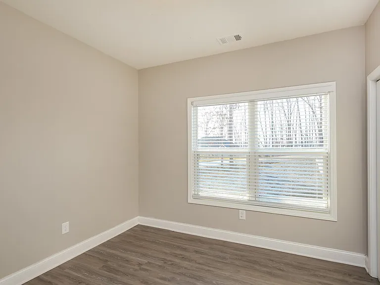 80 Emmette Dr — Photo 13